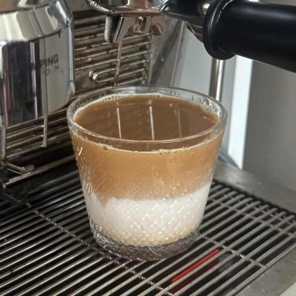 シンプルで美しい、日常に溶け込むグラス
