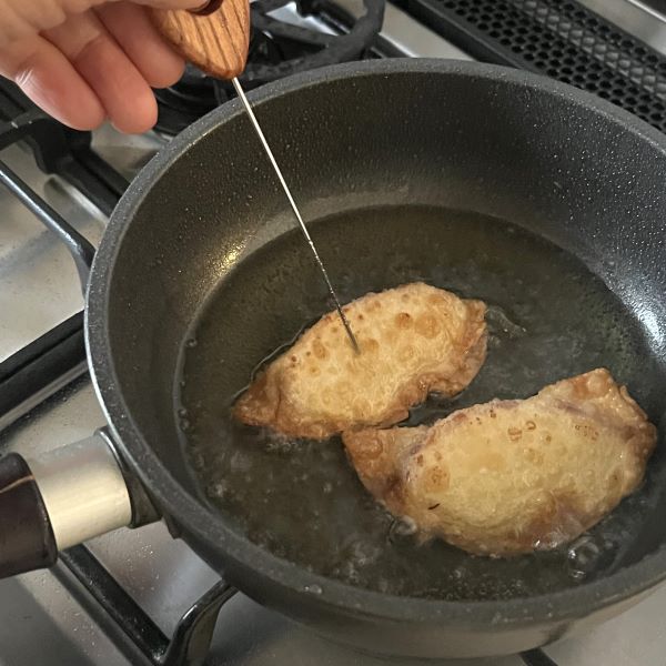 ちょこっと揚げ物にも便利な鍋