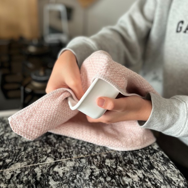 くすみピンクの上品ふきん