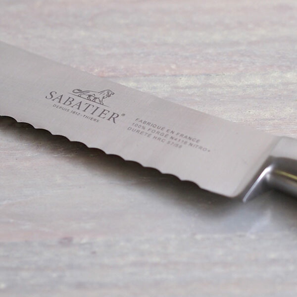 【在庫限りのスペシャルプライス】サバティエ　Perigord　パン切り包丁　20cm　ウォールナット　/　SABATIER