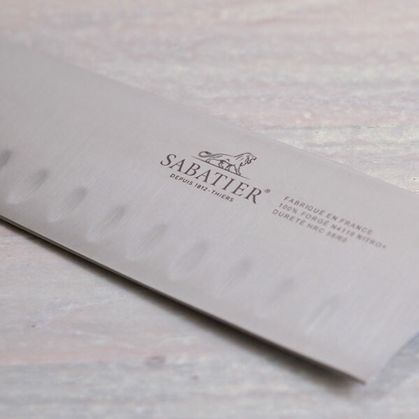 【在庫限りのスペシャルプライス】サバティエ　Perigord　三徳包丁　18cm　ウォールナット　/　SABATIER