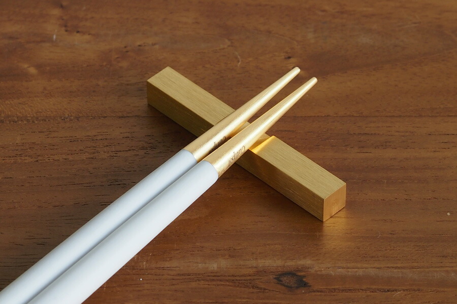 【正規品】クチポール　ゴア・ホワイト　ゴールド　箸+箸置きセット　/　Cutipol　GOA-White　【決