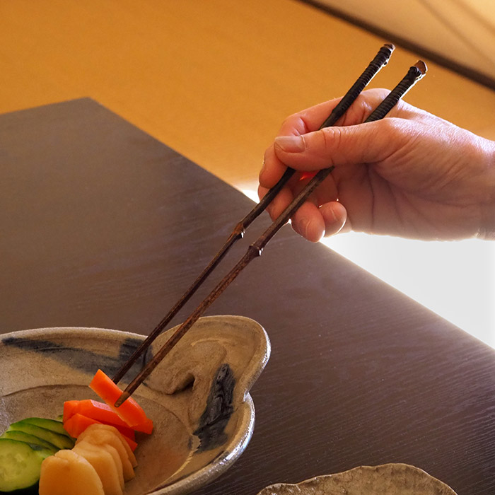 公長齋小菅 黒竹取り箸 26 | 食器と料理道具の専門店「プロキッチン」