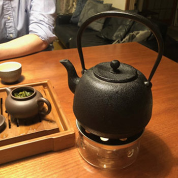 鉄瓶で台湾茶